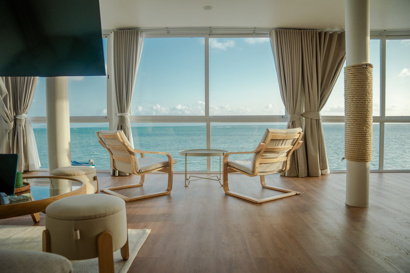 Horizon Beach lower floor living area with panoramic sea view
