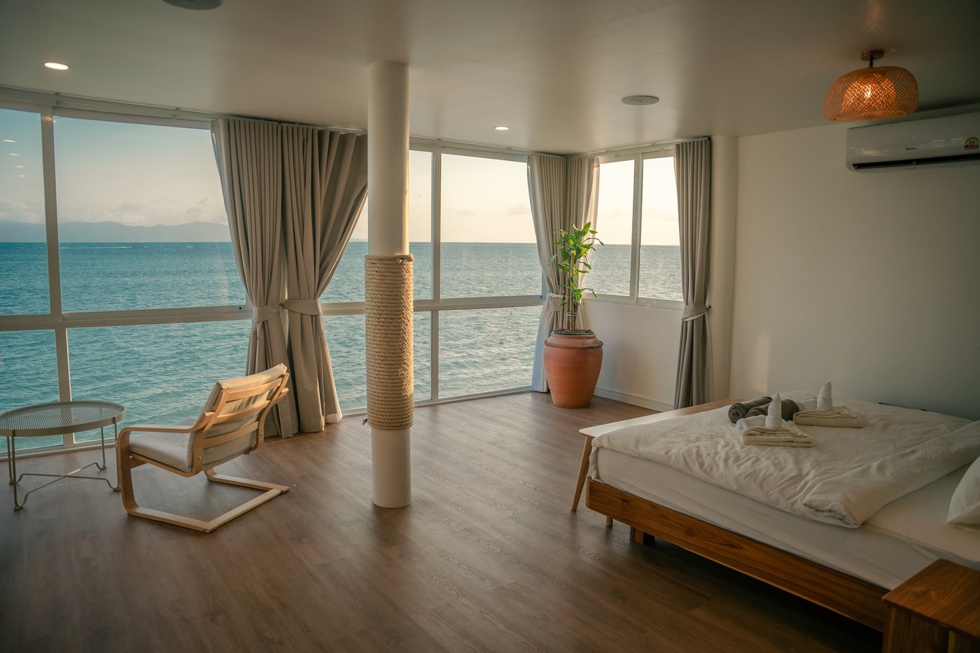 Horizon Beach lower floor windows over the water
